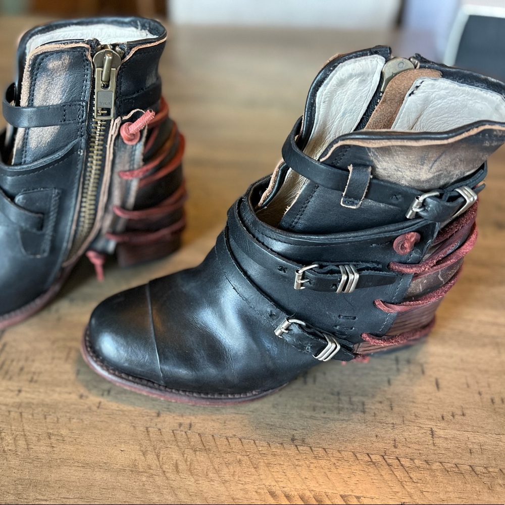 Women’s Freebird boots CRUE